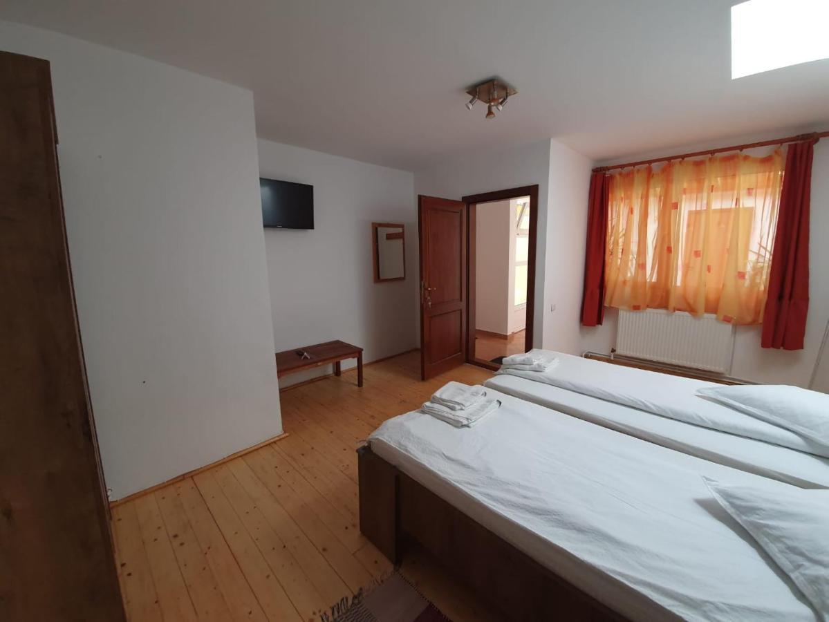 מלון בראשוב Casa Terezia מראה חיצוני תמונה